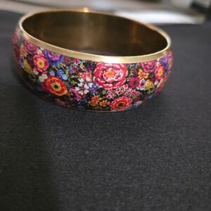 Vintage Floral‎ Bangle Bracelet Colorful Flower Print Gold Tone Metal (brass?)